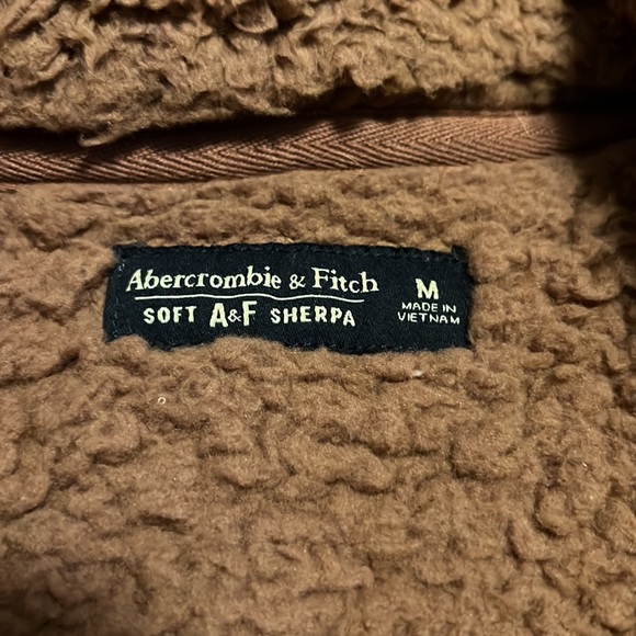 Abercrombie & Fitch teddy sweater . Size M - Picture 2 of 7